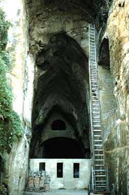 crypta neapolitana2.jpg